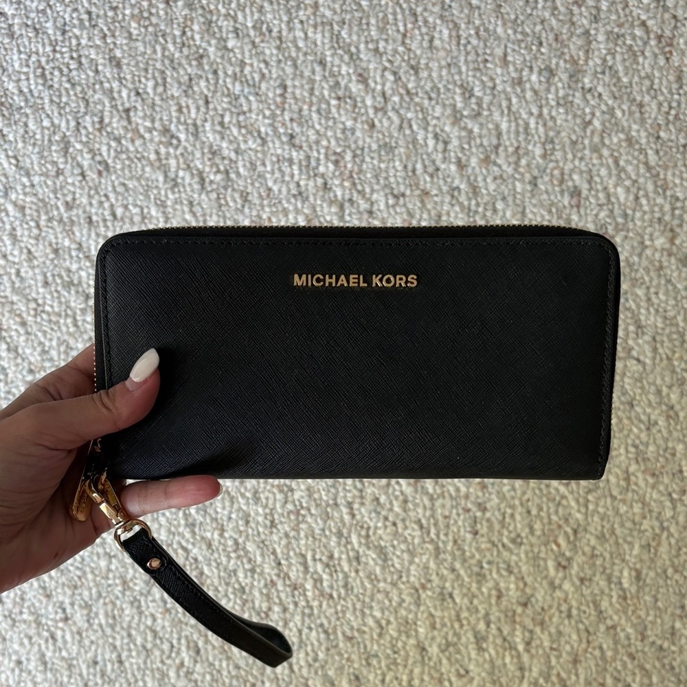 Michael Kors Wristlet/ Wallet